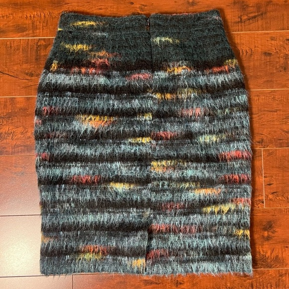ANTHROPOLOGIE Maeve Feathered Wool Mini Pencil Skirt Fuzzy Blue Motif Size 0 - Picture 7 of 13
